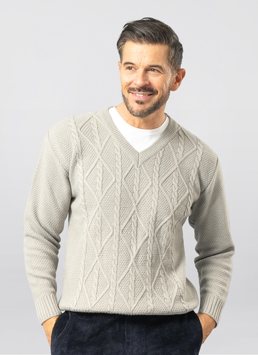 Men�s V Neck Heavy Cable Knit Jumper