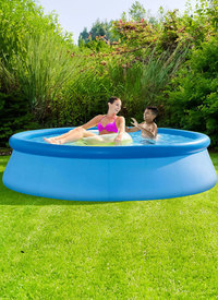 Swimming pool with Heated Cover