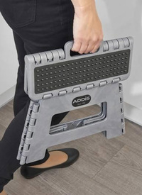 FOLDING STEP STOOL 