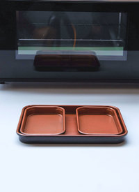 3 NON-STICK BAKING TRAYS 3 NON-STICK BAKING TRAYS