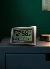 Stratus R/C Easy Read Wall/Desk Day/Date/Temp Clock