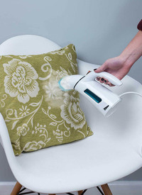 HANDHELD GARMENTS STEAMER 