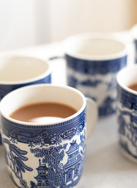Blue Willow Mugs (Pack of 2)